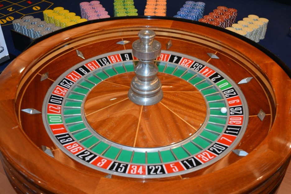 Lightning Roulette vs. Traditional Roulette: A Modern Spin on a Classic Game
